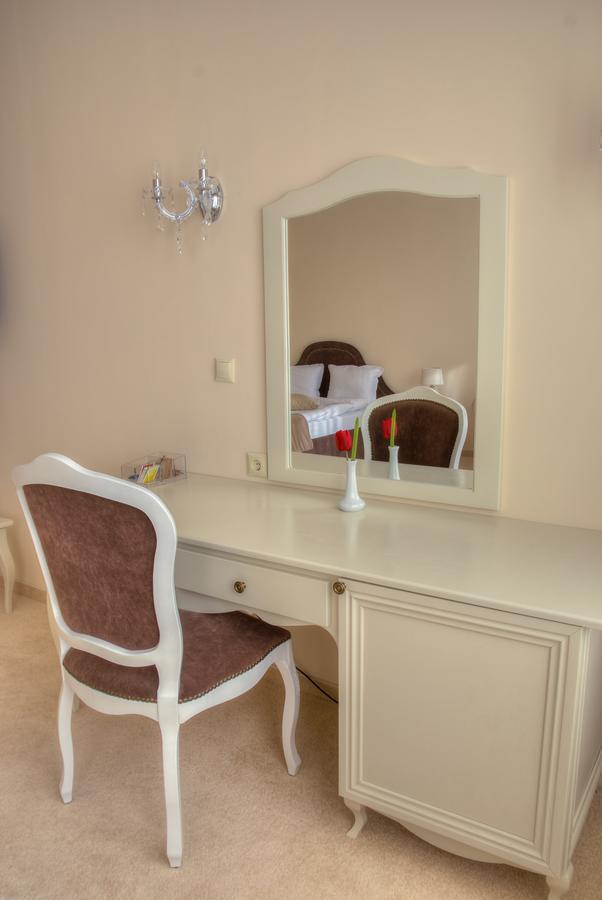 Hotel Chateau Des Bergers Търговище Екстериор снимка
