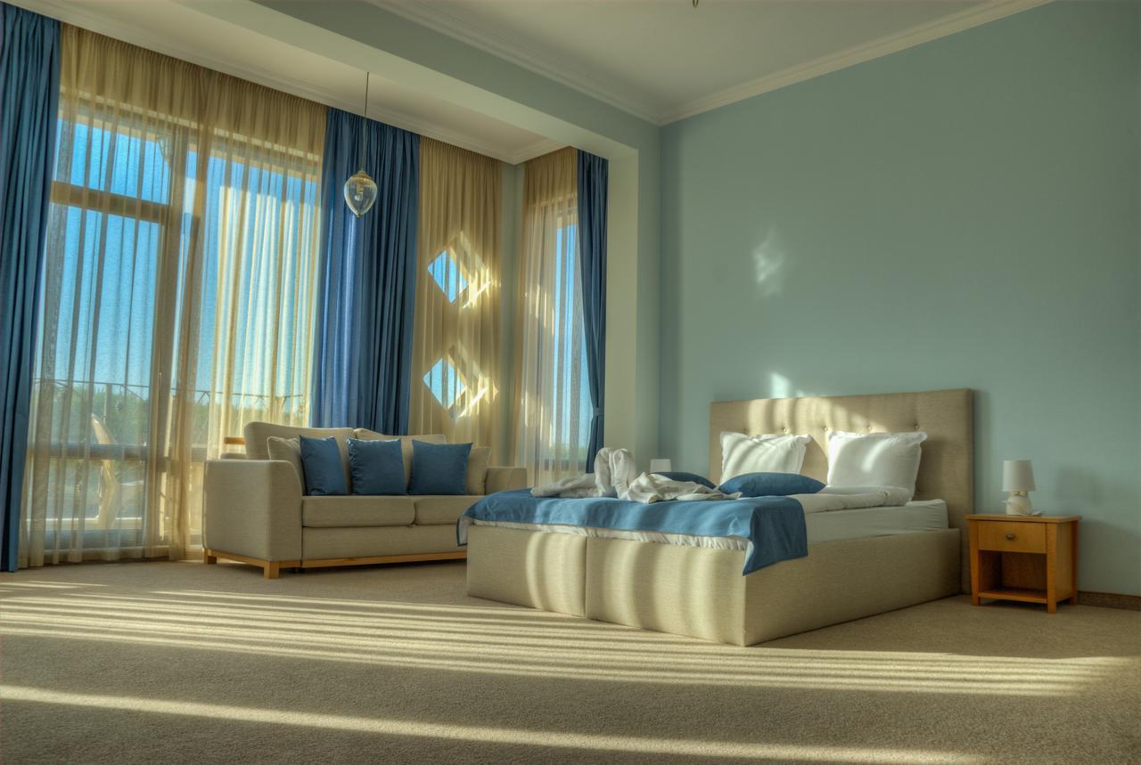 Hotel Chateau Des Bergers Търговище Екстериор снимка