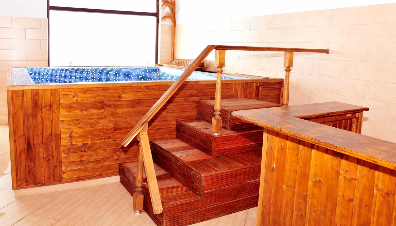 Hotel Chateau Des Bergers Търговище Екстериор снимка