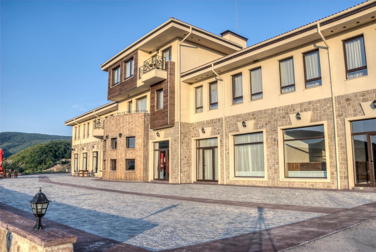 Hotel Chateau Des Bergers Търговище Екстериор снимка