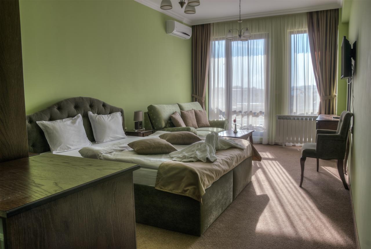 Hotel Chateau Des Bergers Търговище Екстериор снимка
