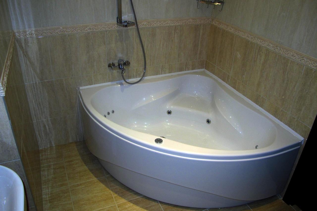 Hotel Chateau Des Bergers Търговище Екстериор снимка