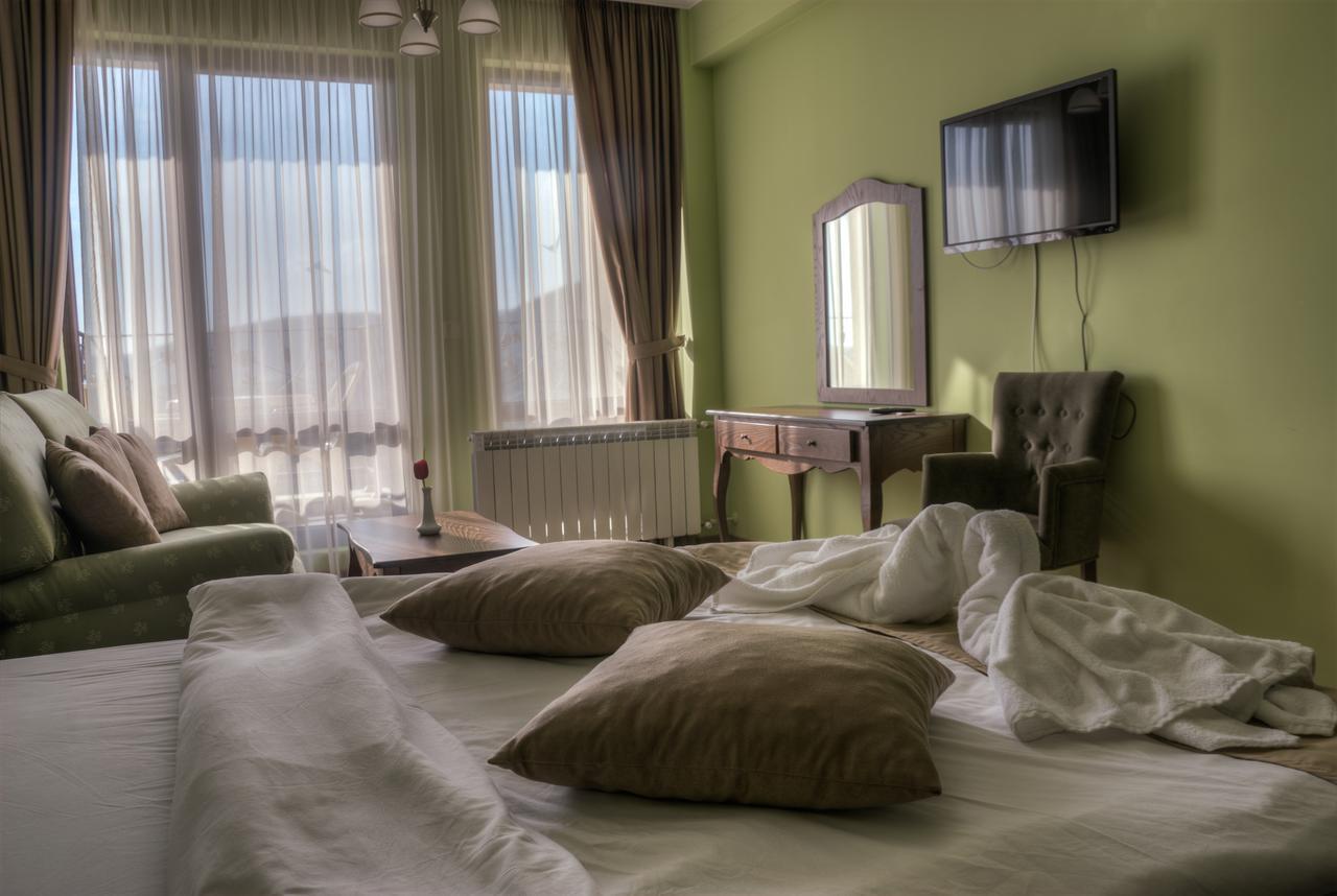 Hotel Chateau Des Bergers Търговище Екстериор снимка