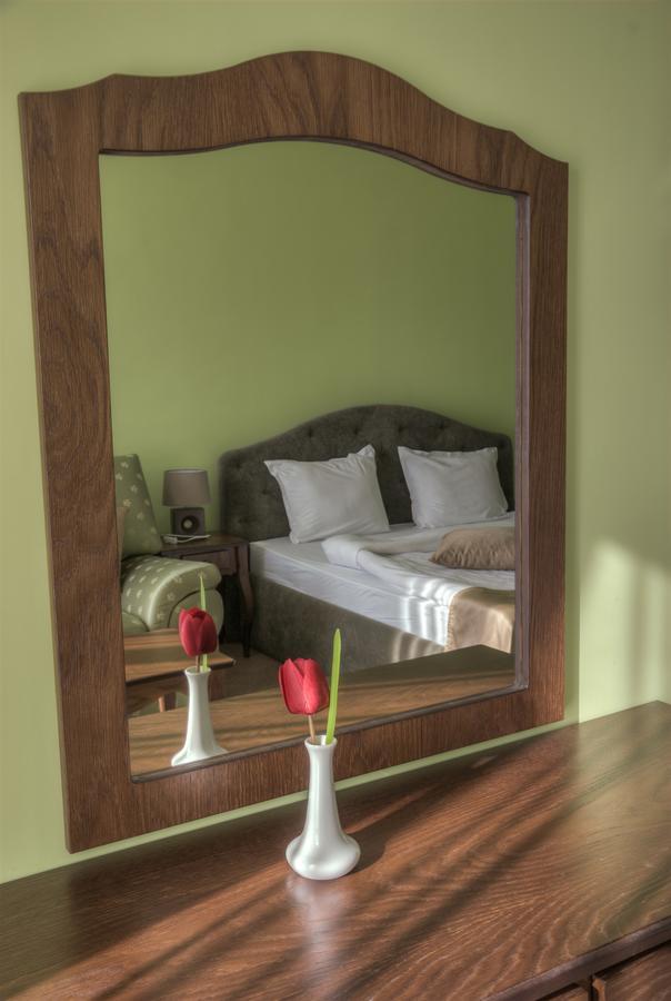 Hotel Chateau Des Bergers Търговище Екстериор снимка