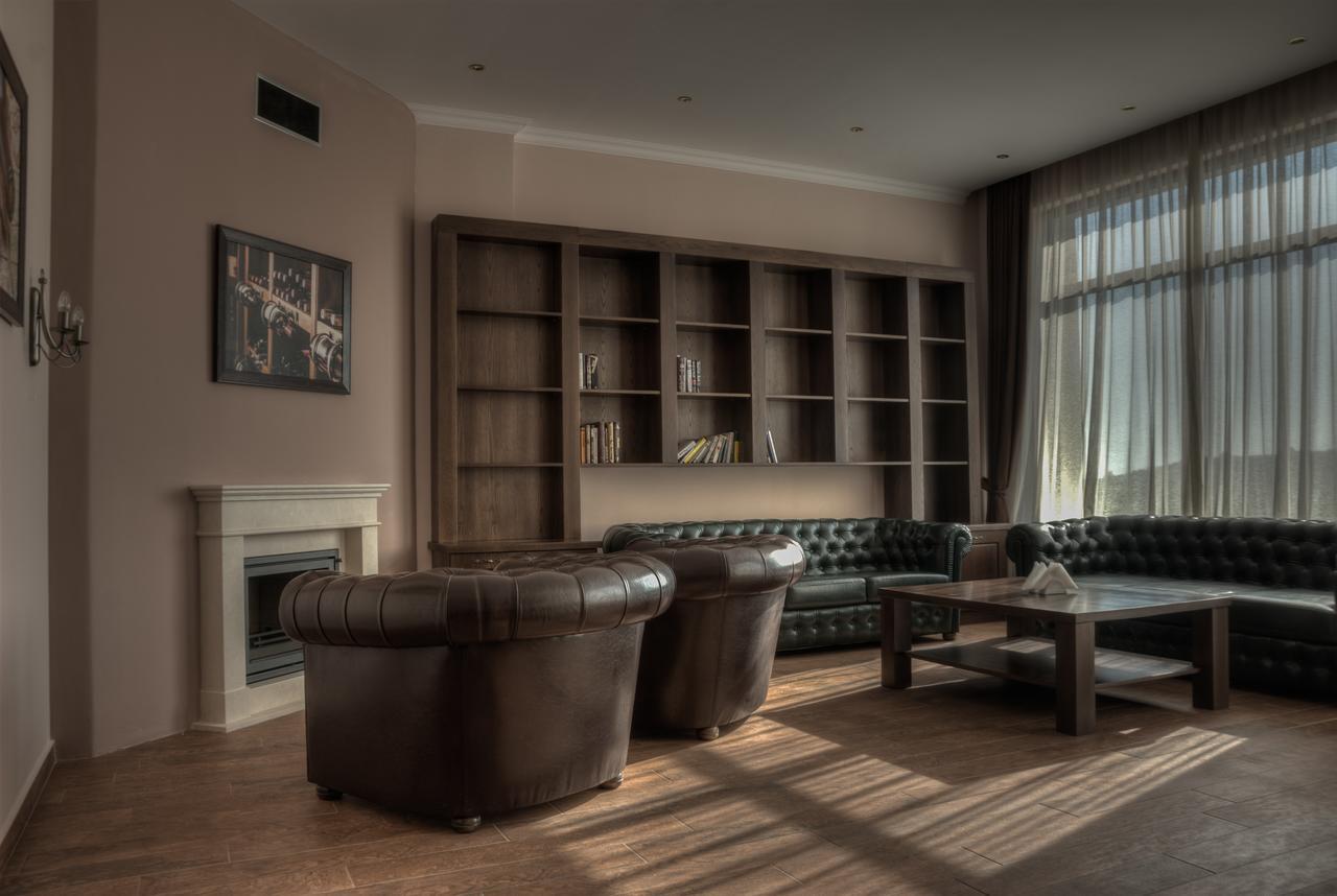 Hotel Chateau Des Bergers Търговище Екстериор снимка