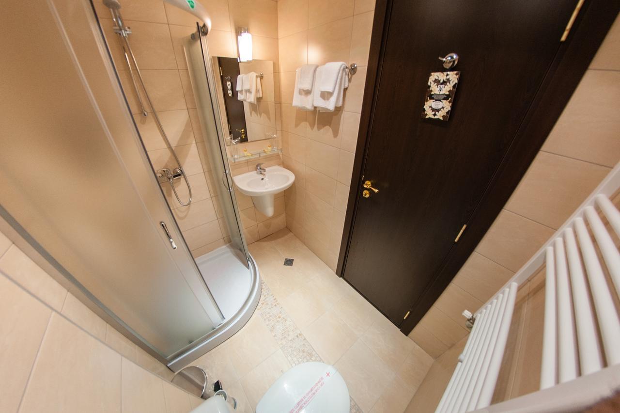 Hotel Chateau Des Bergers Търговище Екстериор снимка