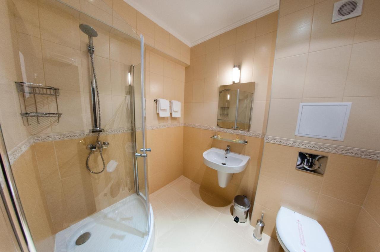 Hotel Chateau Des Bergers Търговище Екстериор снимка