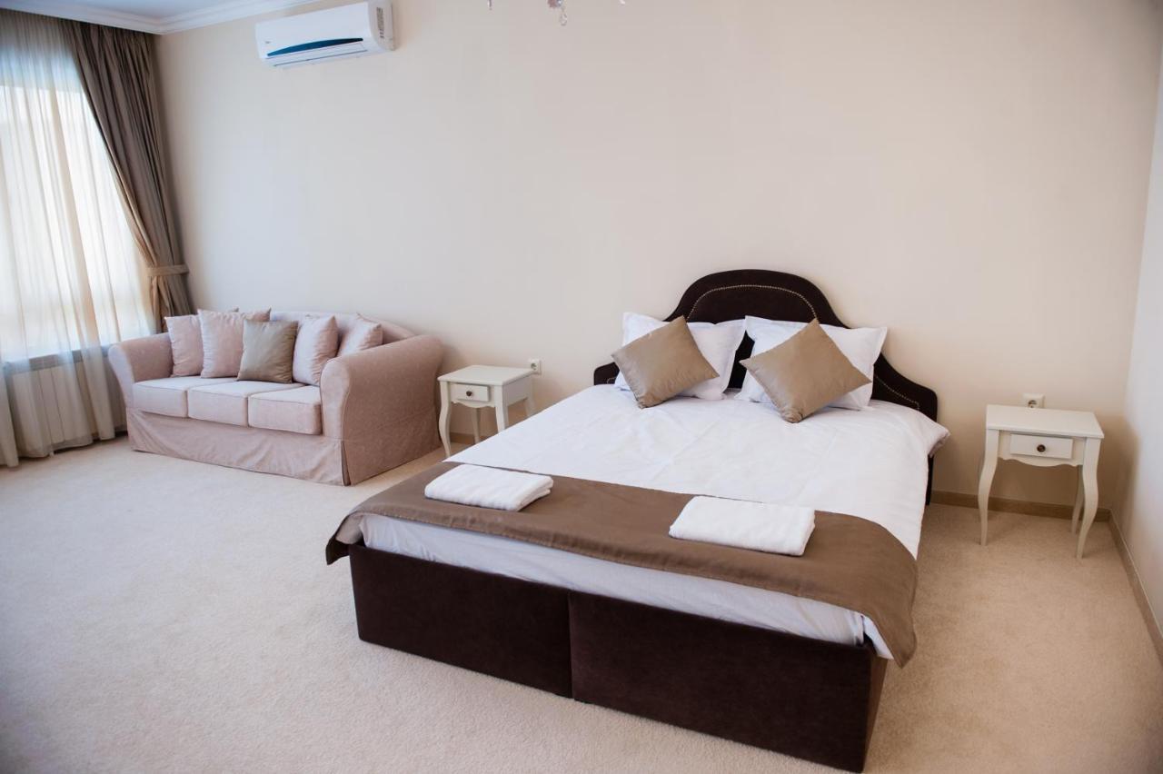 Hotel Chateau Des Bergers Търговище Екстериор снимка