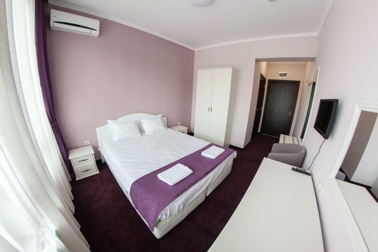 Hotel Chateau Des Bergers Търговище Екстериор снимка